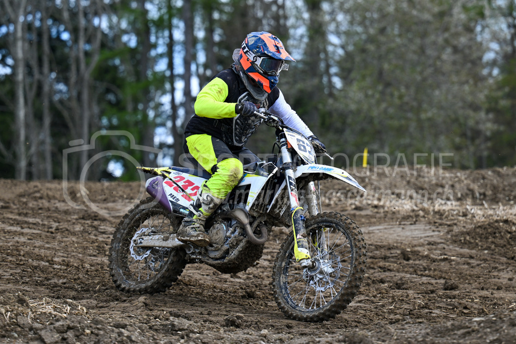 Motocross Schlatt bei Winterthur - 29. April 2023 | #232 Prem Luca aus Ottikon (CH) auf Husqvarna in der Kategorie Hobby Open am Motocross Schlatt bei Winterthur, 29. April 2023.
Instagram: @mx_schlatt | @mc_wila | @sam_schweiz
Bild: Sportfotografie Markus Aeschimann | www.markus-aeschimann.ch - Realisiert mit Pictrs.com
