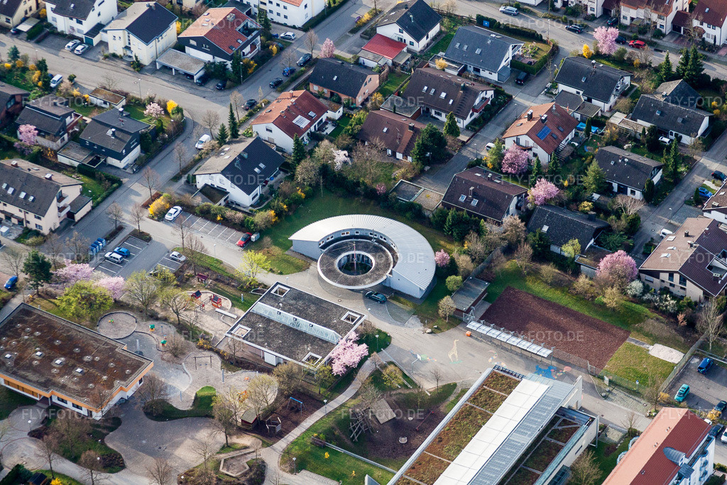 Luftbild: Ökumenisches Zentrum Ezach im Ortsteil Eltingen in Leonberg im Bundesland Baden-Württemberg in Deutschland. Foto: IMG_39086.jpg vom 03.04.2011 durch Werner Riehm/FLY-FOTO.de