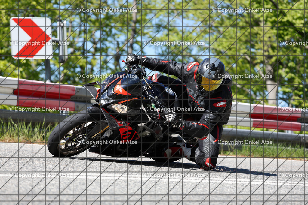 IMG_9973 | Fotograf am Kyffhäuser. Onkel Atze. Kyffhäuser Rennstrecke. Café36. Motorsportfotografie. - Realisiert mit Pictrs.com