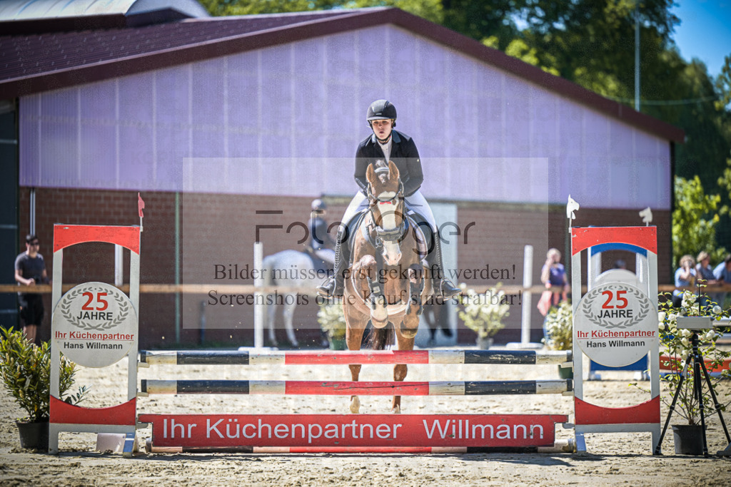 DOS_9977 | Entdecke hochwertige Reitturnierfotos von Foto Oger. Professionell, emotional und authentisch – jetzt Lieblingsmomente im Shop bestellen.Deutschlandweite Turnierfotografie. - Realisiert mit Pictrs.com