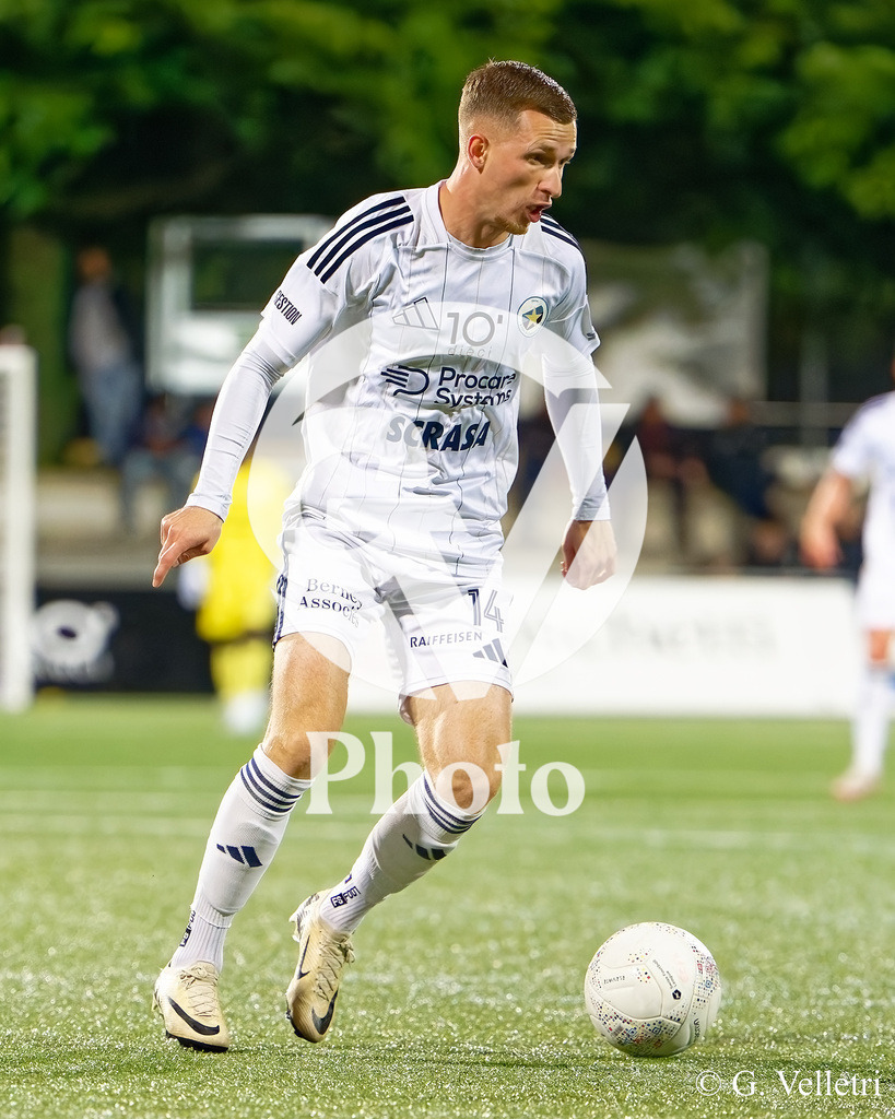 Challenge League - Etoile Carouge FC v FC Vaduz | Florian Hysenaj (14 Etoile Carouge FC) in action during the Challenge League game between Etoile Carouge FC and FC Vaduz at Stade de la Fontenette in Carouge, Switzerland