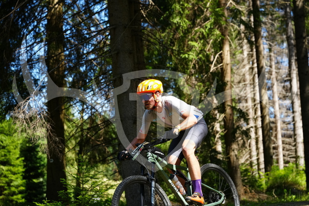 FC101520 | Fotogalerie der Treibjagd im Dunkelwald - Dein MTB Etappenrennen im Erzgebirge - Realisiert mit Pictrs.com