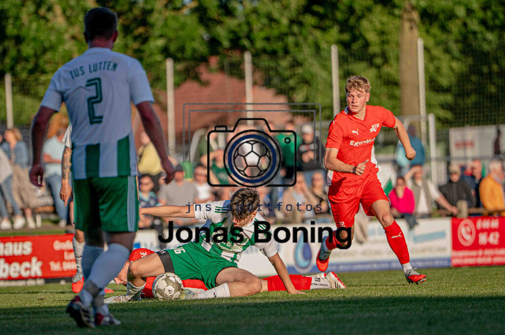 Fußball I Herren I Saison 2025-2026 I Bezirksliga Weser-Ems 4 I 20. Spieltag I TuS Lutten - VfL Oythe I 18016 | jns.sportfotos - Realisiert mit Pictrs.com
