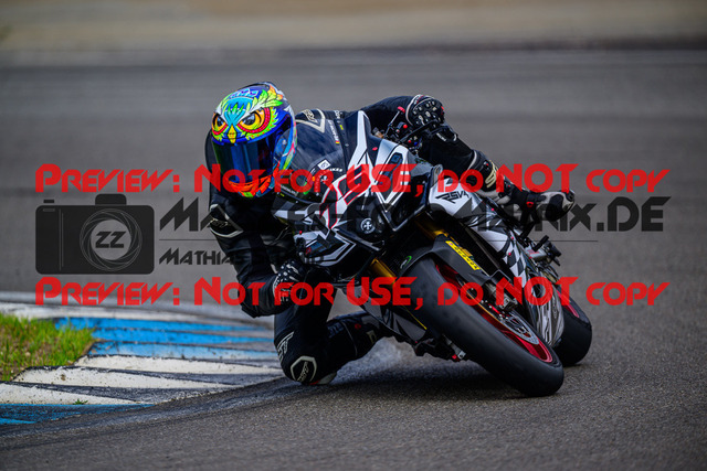 MaZZes_Fotomatrix_20250421_6007705_4734 | WEISS