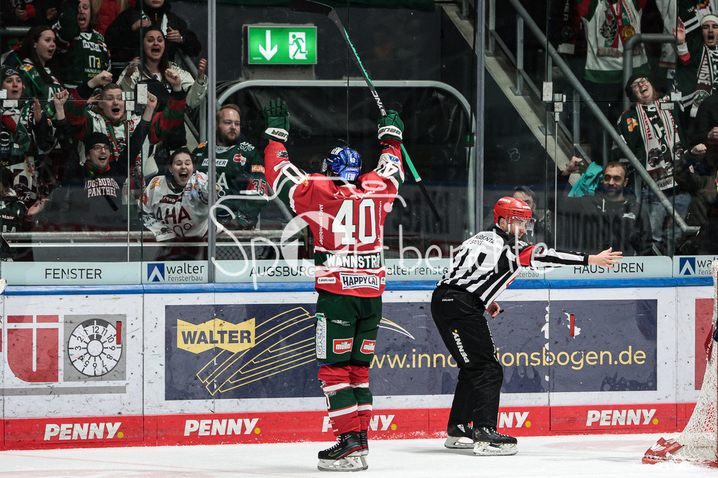 Augsburger Panther - Adler Mannheim | Sebastian WAENNSTROEM (AEV #40) juebelt ueber den Siegtreffer zum 5-4 Verlaengerung