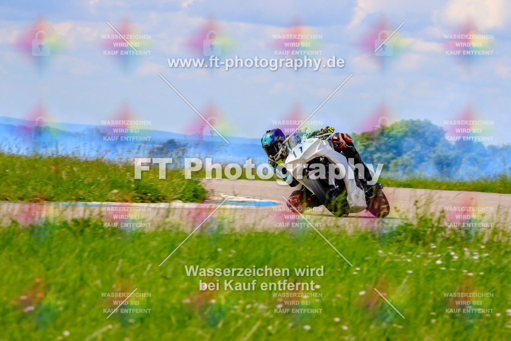 MotoTeam-0776 | Hier findet Ihr Bilder von Touristenfahrten auf der Nürburgring Nordschleife oder von anderen Veranstaltungen die ich besucht habe. Viel Spass beim Durch Schauen 