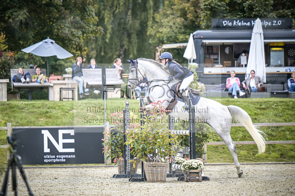 DOS_1879 | Entdecke hochwertige Reitturnierfotos von Foto Oger. Professionell, emotional und authentisch – jetzt Lieblingsmomente im Shop bestellen. - Realisiert mit Pictrs.com