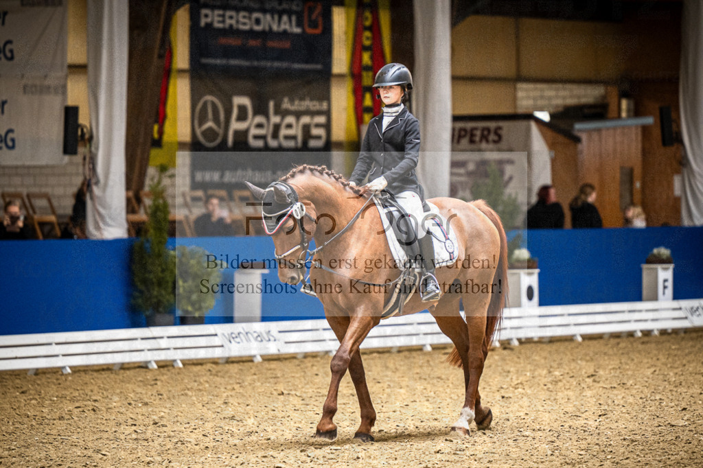 DOS_1329 | Entdecke hochwertige Reitturnierfotos von Foto Oger. Professionell, emotional und authentisch – jetzt Lieblingsmomente im Shop bestellen.Deutschlandweite Turnierfotografie. - Realisiert mit Pictrs.com