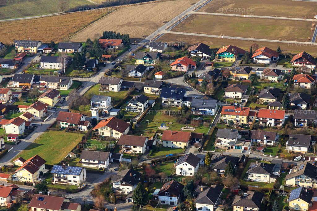 Luftbild: Am Pfaffenstiegl x Faißtstraße im Ortsteil Aunham in Bad Birnbach im Bundesland Bayern in Deutschland. Foto: IMG_095979.jpg vom 29.12.2016 durch Werner Riehm/FLY-FOTO.de