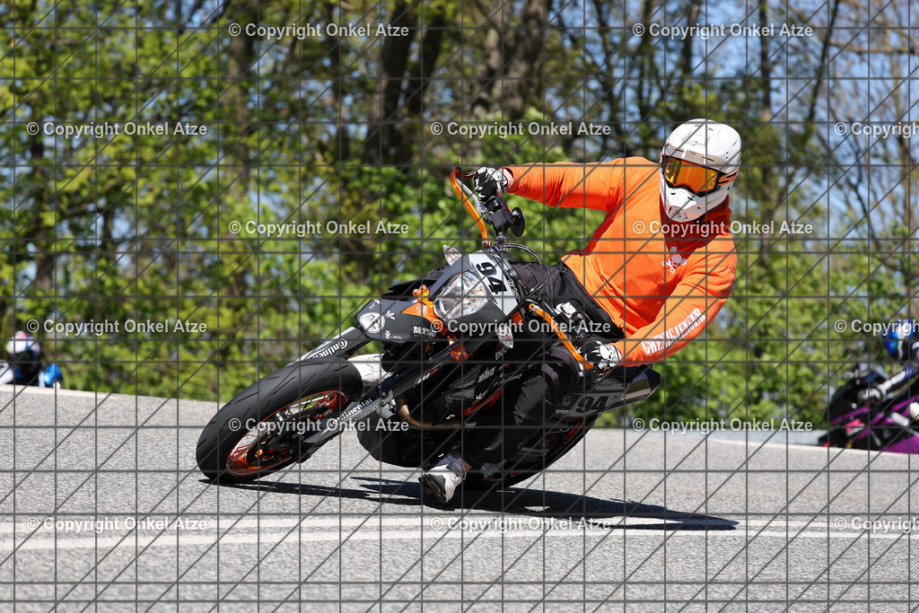 IMG_7299 | Fotograf am Kyffhäuser. Onkel Atze. Kyffhäuser Rennstrecke. Café36. Motorsportfotografie. - Realisiert mit Pictrs.com
