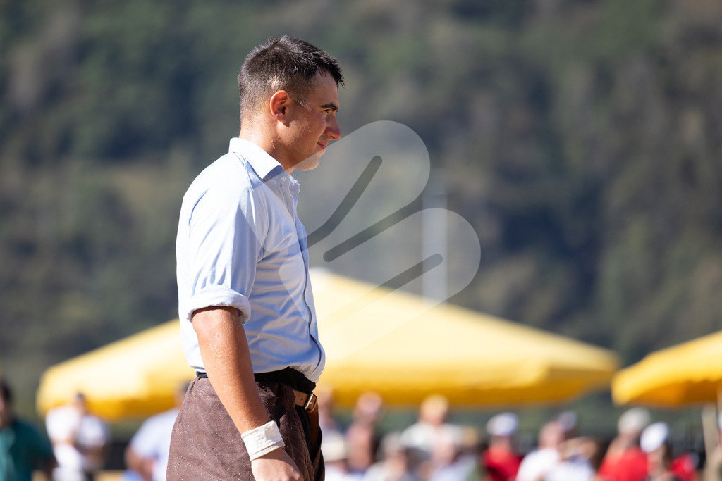 TESSINER2025_03_Gang_0029 | Die Schwinger des Schwyzer Kantonalen Schwingerverbandes: Fotos, die Dynamik und Leidenschaft festhalten, sowie emotionale Momente aus dem traditionellen Schwingsport zeigen. - Realisiert mit Pictrs.com