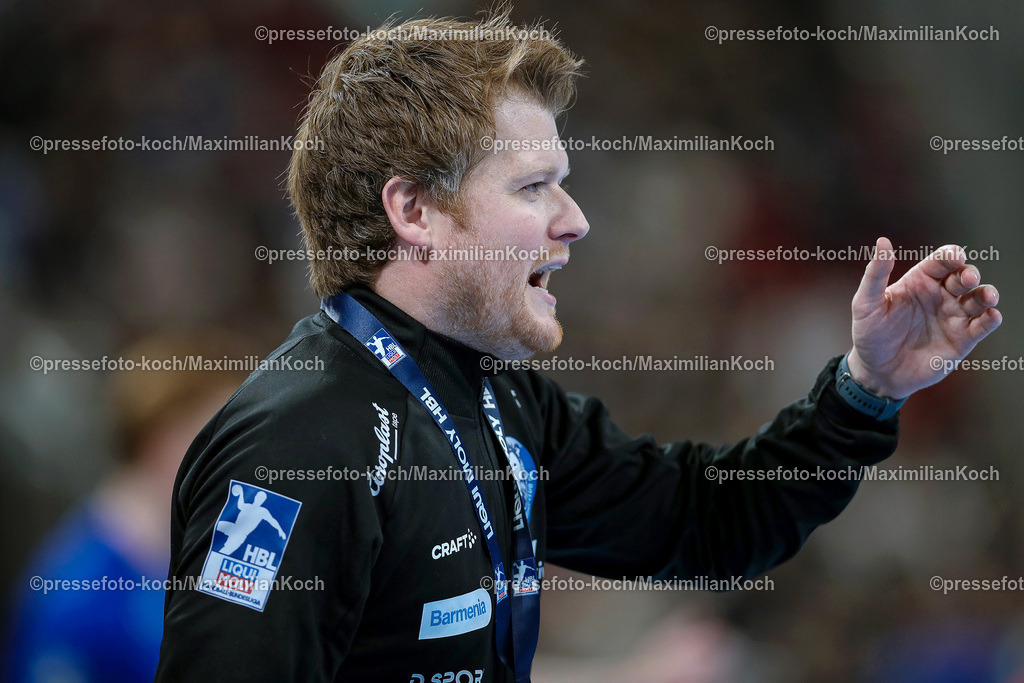 Due1HBL02062402092 | 02.06.2024, Handball, Düsseldorf, PSD-Bank Dome, Liqui Moly Handball Bundesliga, Spieltag 34, Saison 2023 2024, Bergischer HC - SG Flensburg-Handewitt: Headcoach Trainer Markus Pütz (Bergischer HC) gestikulierend am Spielfeldrand