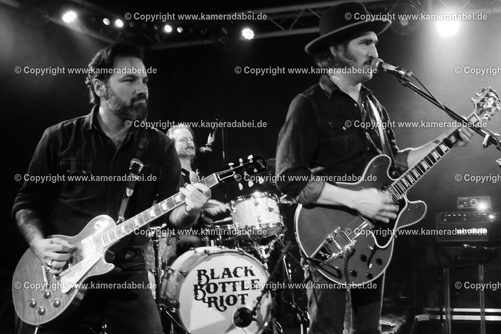 Konzert : Black Bottle Riot am 14.11.2025 im Rare Guitar in Münster | Konzert : Black Bottle Riot am 14.11.2025 im Rare Guitar in Münster - Realisiert mit Pictrs.com
