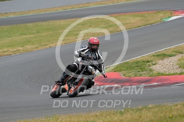 2024_05_18_PBK_34494 | Sportfotografie; SlowMotion; Video; Rennstrecke; Hafeneger; Speer; Racing; RSE; BMW; CBO; Trackday; Motorsportarena; Hockenheimring; Brno; Most; Barcelona; Valencia