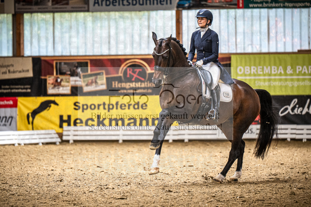 DOS_0238 | Entdecke hochwertige Reitturnierfotos von Foto Oger. Professionell, emotional und authentisch – jetzt Lieblingsmomente im Shop bestellen. - Realisiert mit Pictrs.com