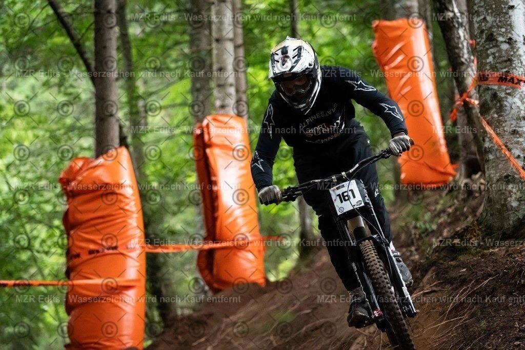 x-377 | mzredits - Realisiert mit Pictrs.com