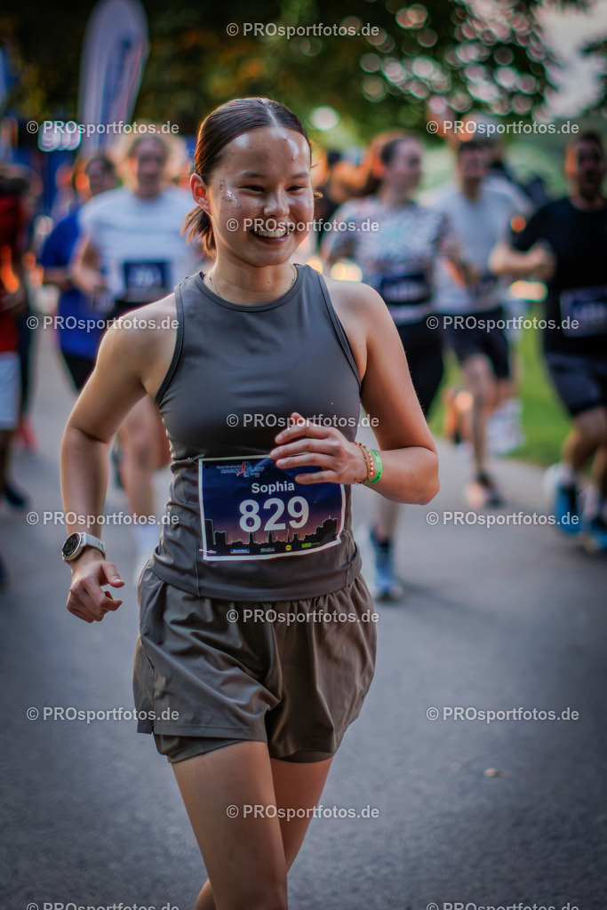 Sparda-Bank Nachtlauf Bonn; Bonn, 18.06.2025 | Impressionen vom Sparda-Bank Nachtlauf Bonn am 18.06.2025 in Bonn (Nordrhein-Westfalen). 