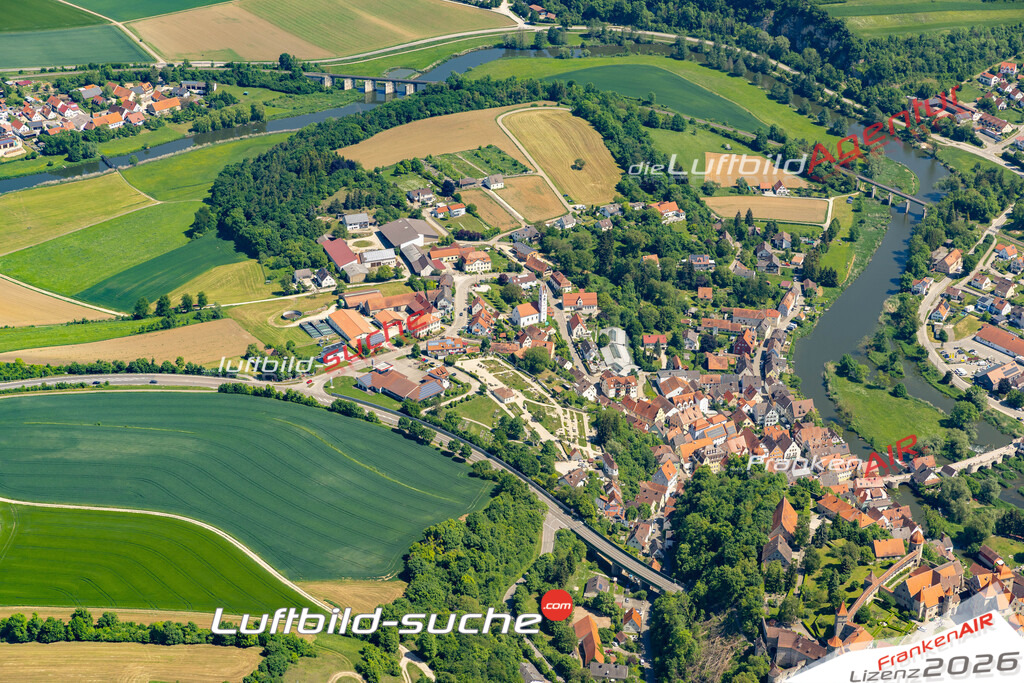 Das Luftbild der Stadt Harburg wurde 2022 vom Flugzeug heraus erstellt (keine Drohnen-Aufnahmen) Aufnahmehöhe ca.450 Meter- hohe Bildauflösung und Druck-Qualität. Garantiert!