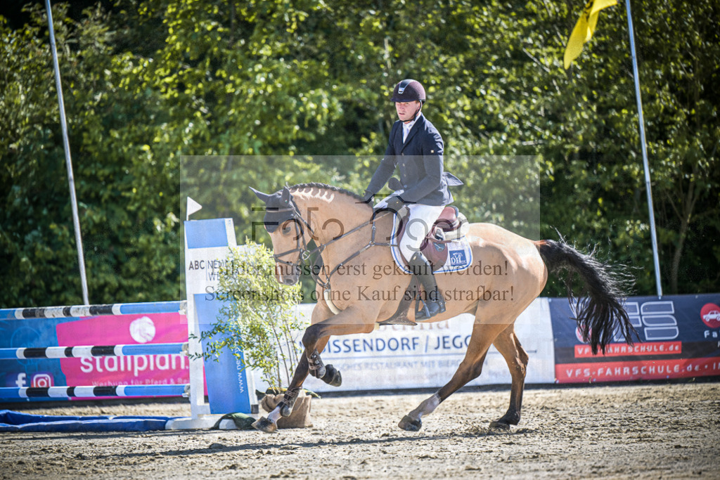 DOS_8593 | Entdecke hochwertige Reitturnierfotos von Foto Oger. Professionell, emotional und authentisch – jetzt Lieblingsmomente im Shop bestellen.Deutschlandweite Turnierfotografie. - Realisiert mit Pictrs.com