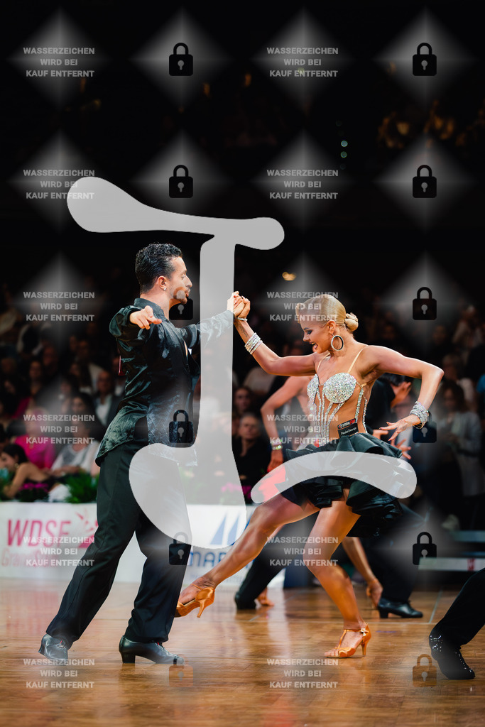 GOC 2025 - WDSF GrandSlam Latin 13th (213) Vicenc Torremade _ Megija Dana Morite (Latvia)-2025-08-23-2762 | Webshop for digital downloads and prints of dance sport, event & show photographer Julian Link - Realisiert mit Pictrs.com