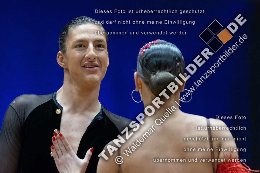 20230115-02093 | Hier finden Sie Tanz Bilder vom Latein und Standard Formationen tanzen. Sportbilder vom Tanzsport. Schöne Fotos und von Weltmeisterschaft, Europameisterschaft, Bundesliga, Regionalliga, Oberliga und Landesliga sowie von GOC Stuttgart, DanceComp, WM Bremen