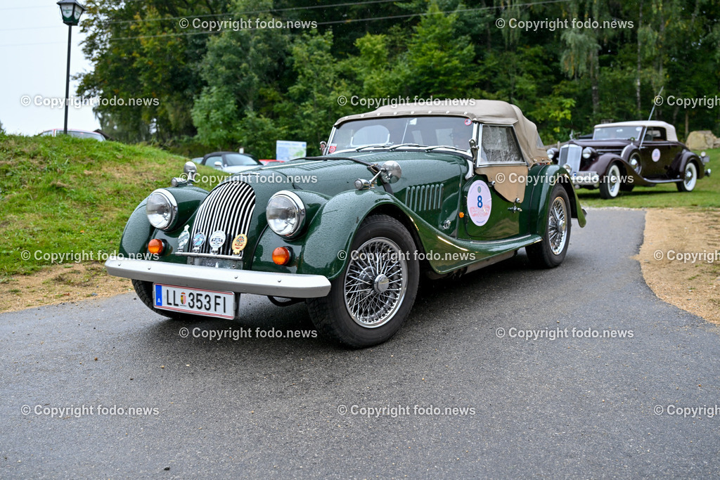 Frauen fuer Frauen_ Charity Oldtimerfahrt_ 04.10.2025-206 | 04.10.2025, Linz, AUT, Oldtimer Charity im Bild Frauen fuer Frauen Oldtimerfahrt, Teilnehmer©Harald Dostal / fodo.media