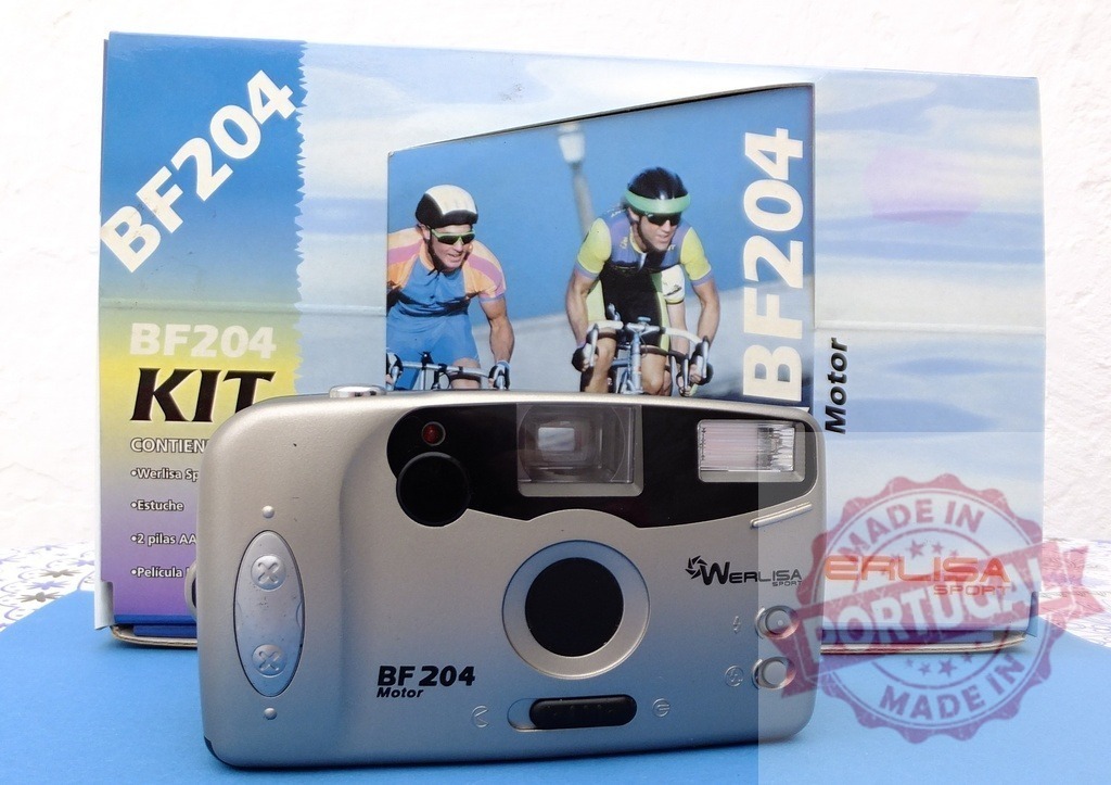 Werlisa BF204 vintage film camera kit on blue background | Werlisa BF204 point and shoot film camera with its original box, offering retro photography - Realized with Pictrs.com