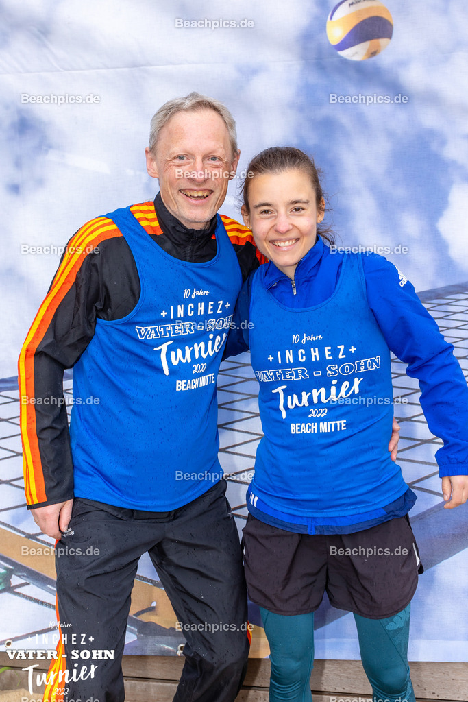 2022-00063126-Vater-Sohn-Turnier-Teamfotos-2 | 26.05.2022; Berlin Foto: Gerold Rebsch - www.beachpics.de