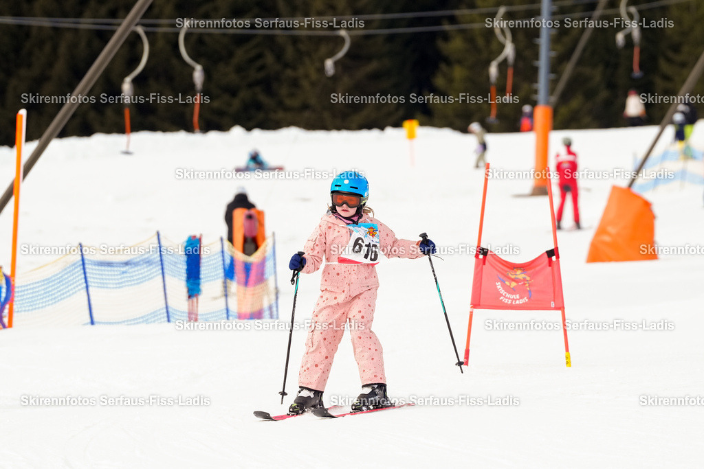 SRF_02.01.2026_1078 | Skirennfotos,Serfaus,Fiss,Ladis,Kinderskirennen,Winter,Tirol,Oberland,skirace,SFL,feelfree,weil wir's genießen,ski,Ski,skifahren,Sonnenplateau, - Realisiert mit Pictrs.com