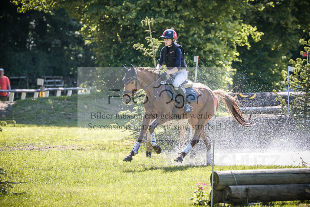 DOS_6735 | Entdecke hochwertige Reitturnierfotos von Foto Oger. Professionell, emotional und authentisch – jetzt Lieblingsmomente im Shop bestellen.Deutschlandweite Turnierfotografie. - Realisiert mit Pictrs.com