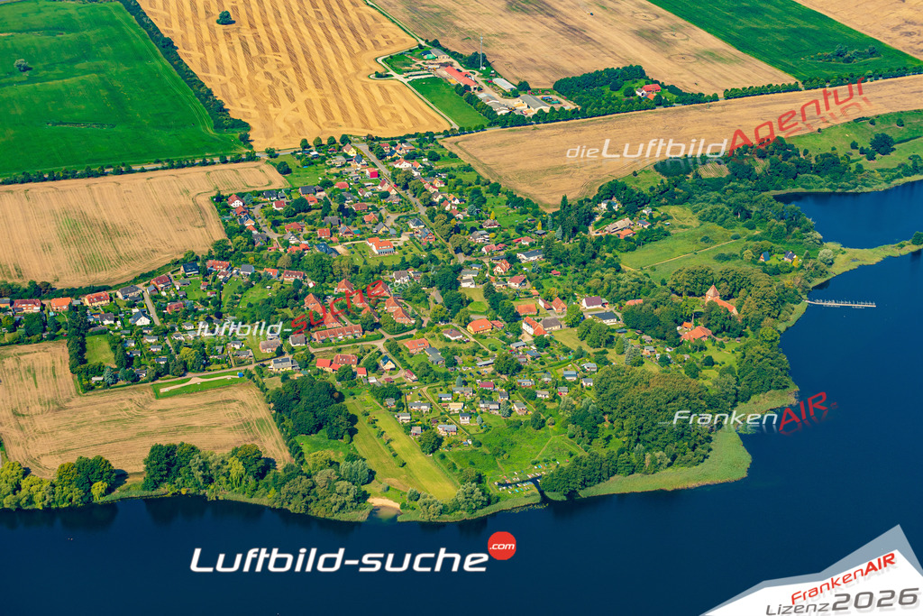 Schöne Luftaufnahme als Geschenk in Zittow Leezen - Die Luftbildaufnahme wurde 2025 vom UL-Flugzeug heraus erstellt ( keine Drohne ) - Hochauflösende Luftaufnahme -Nicht vergleichbar mit Google Maps oder Satelittenbilder- Die Geschenkidee !Mit Lizenz und Bildrechte bestellbar