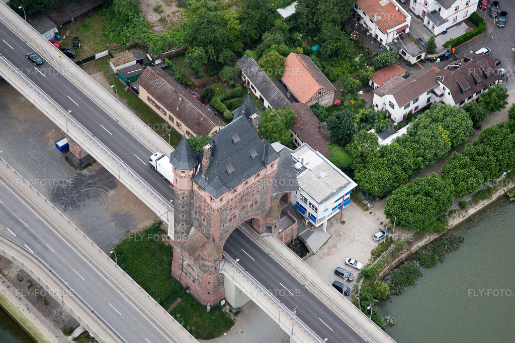 Luftbild: Nibelungenbrücke über den Rhein in Worms im Bundesland Rheinland-Pfalz in Deutschland. Foto: IMG_091091.jpg vom 04.07.2016 durch Werner Riehm/FLY-FOTO.de