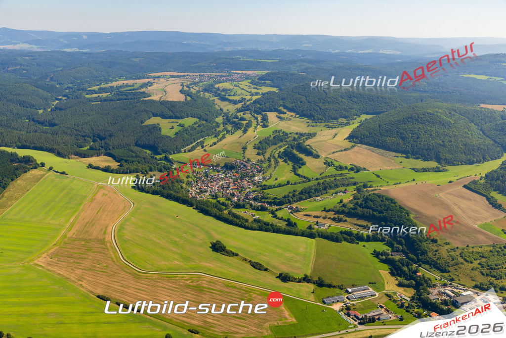 Klassische Luftaufnahme ohne Drohne zeigt:Wallbach bei Meiningen - Die Luftbildaufnahme wurde 2025 vom UL-Flugzeug heraus erstellt ( keine Drohnenaufnahme ) - Hochauflösende Luftaufnahme -Nicht vergleichbar mit Google Maps oder Satelittenbilder- Die Geschenkidee !Mit Lizenz und Bildrechte bestellbar