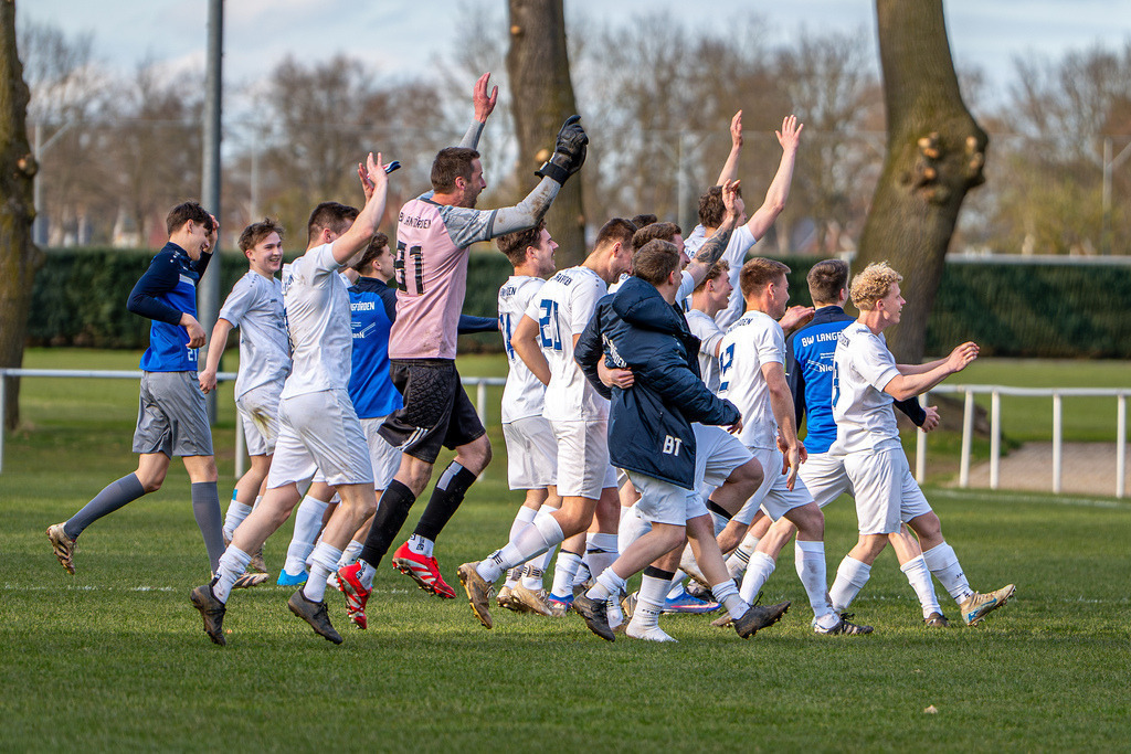 Fußball I Herren I Saison 2025-2026 I Halbfinale Kreispokal VEC I  BW Langförden - TV Dinklage II I 19938 | jns.sportfotos - Realisiert mit Pictrs.com