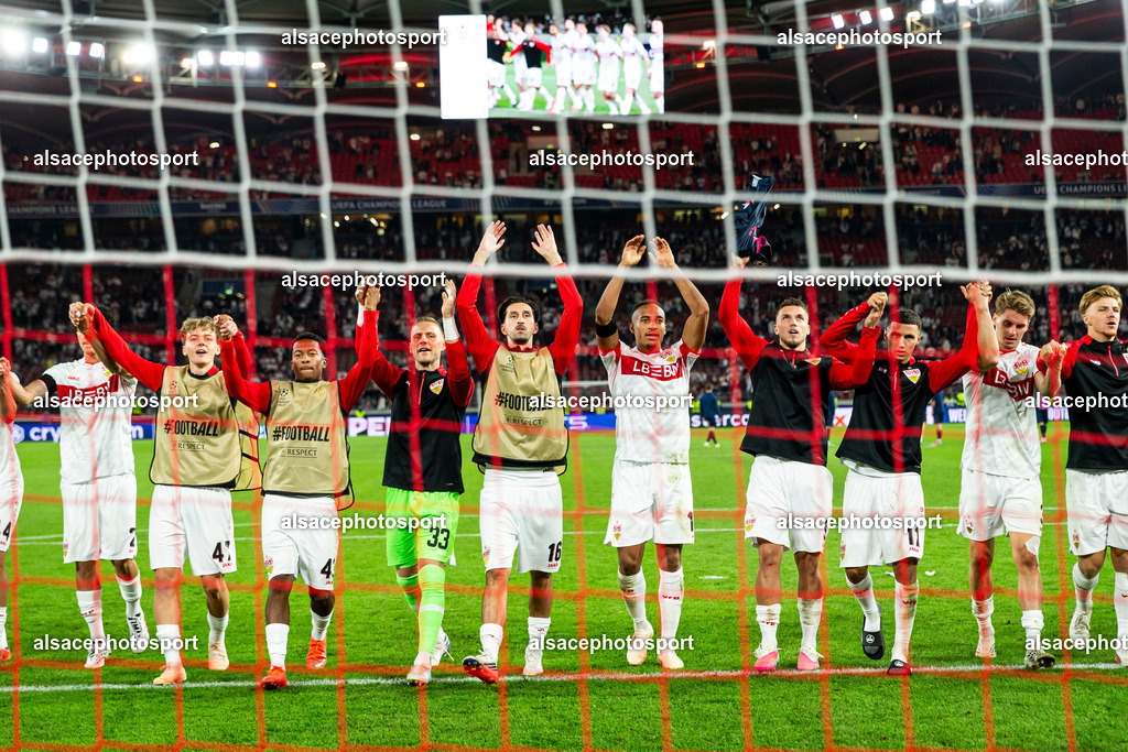 _X1L8555 | 09 September 2026, Baden-Württemberg, Stuttgart: Soccer, Men: Champions League, VfB Stuttgart vs. Viking Stavanger, group stage, Matchday 1, MHPArena. The Stuttgart players celebrate the victory with the fans. - Realisiert mit Pictrs.com