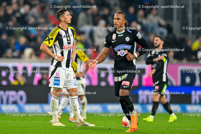 AUT, Admiral Bundesliga, LASK Linz vs SK Sturm Graz | 27.10.2024, Raiffeisen Arena Linz, AUT, Admiral Bundesliga, LASK Linz vs SK Sturm Graz, im Bild Robert Zulj of Lask, Emanuel Aiwu of Puntigamer Sturm Graz // Admiral Bundesliga Match between LASK Linz and SK Sturm Graz in Linz, Austria on 2024/10/27