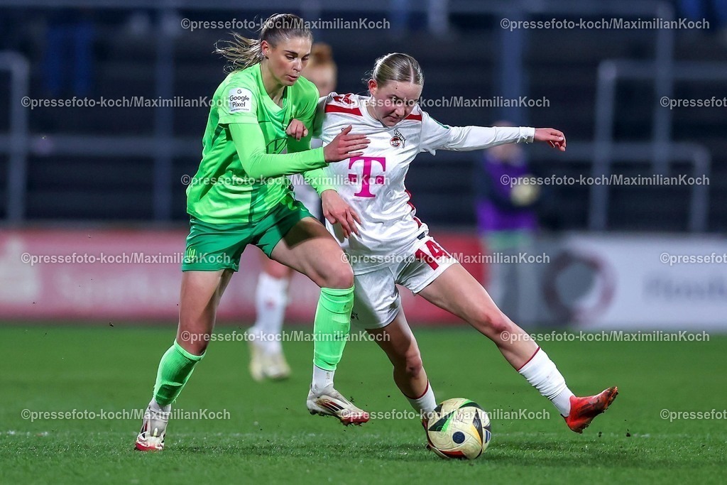 Koe07022501020 | 07.02.2025, Frauen Fußball, 1. FC Köln - VfL Wolfsburg, 1. Fußball Bundesliga, Franz-Kremer-Stadion, Saison 2024 2025: Jule Brand (VfL Wolfsburg #29) im Zweikampf gegen Carlotta Imping (1. FC Köln #14) DFB regulations prohibit any use of photographs as image sequences and or quasi-video.