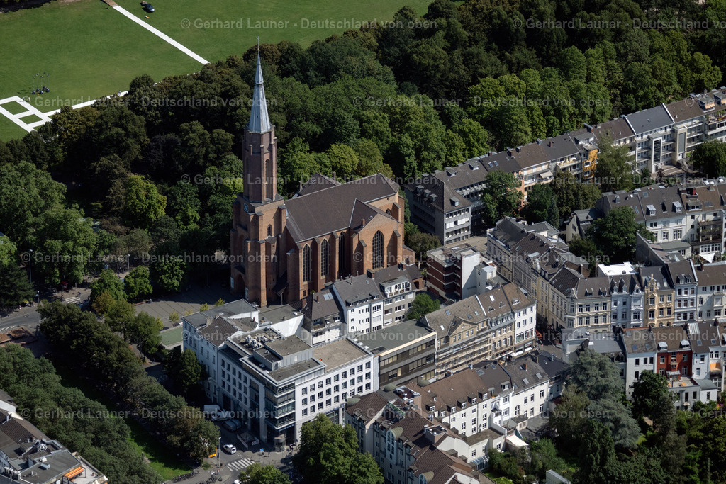 4048344 | Die Kreuzkirche ist eine neugotische  evangelische Kirche in Bonn