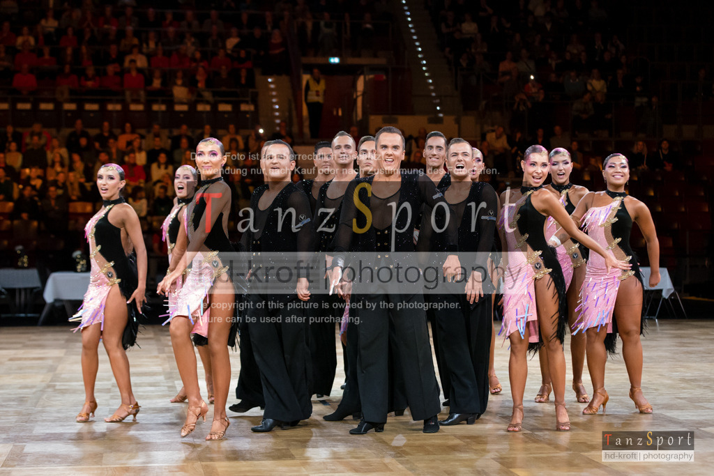 20241109_DM-Formationen_Vorrunde_0658 | Tanzsportbilder, Standardtanz, Lateintanz, WDSF, DTV, LTVB, dancecomp, goc, hessen tanzt, blaues band der spree, walzer, tango, wiener walzer, slowfox, quickstepp, samba, rumba, cha-cha-cha, paso doble. jive, hd-kroft photography, turniertanzsport