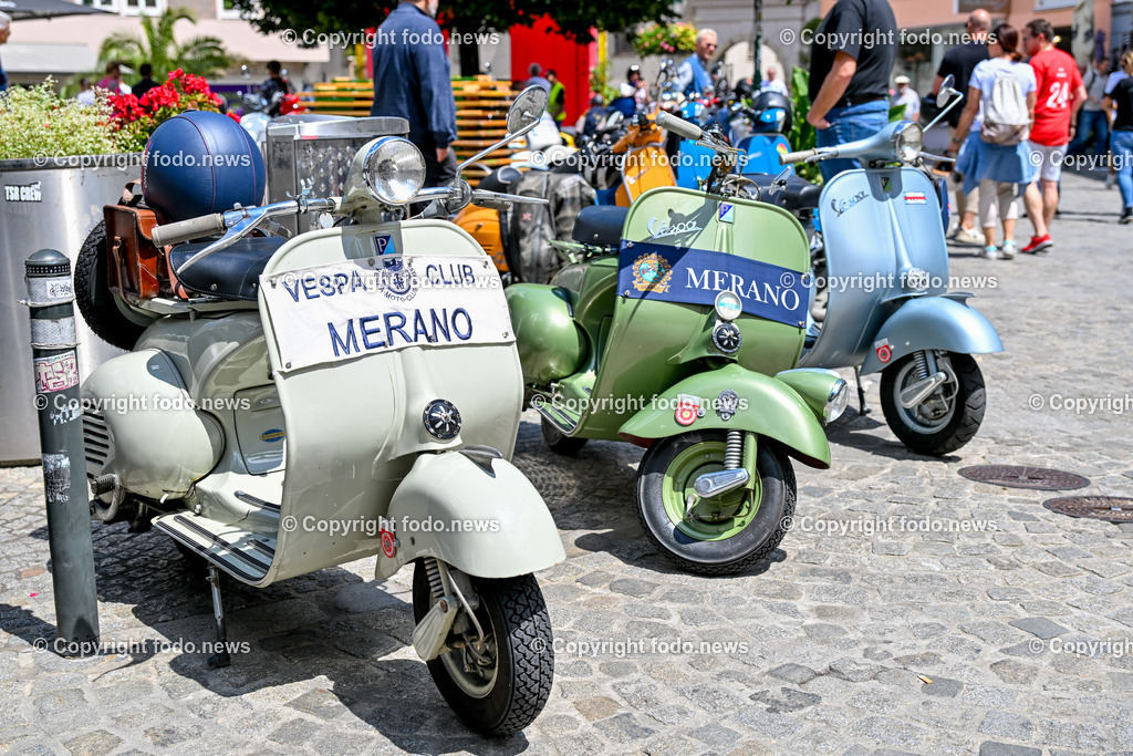 Vespatreffen 2024 Altstadt Linz_ 15.06.2024-10 | 15.06.2024, Linz, AUT, Altstadt Linz, im Bild Vespatreffen in der Altstadt Linz 2024©Harald Dostal / fodo.news