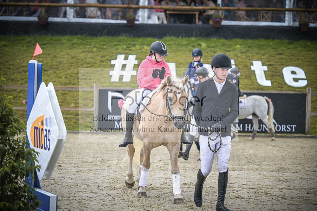 DOS_0051 | Entdecke hochwertige Reitturnierfotos von Foto Oger. Professionell, emotional und authentisch – jetzt Lieblingsmomente im Shop bestellen.Deutschlandweite Turnierfotografie. - Realisiert mit Pictrs.com