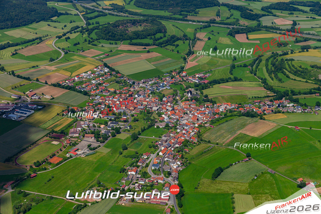 Das Luftbild der Stadt Schondra wurde 2019 vom Flugzeug heraus erstellt (keine Drohne) Aufnahmehöhe ca.400 Meter- hohe Auflösung- beste Druck-Qualität garantiert!