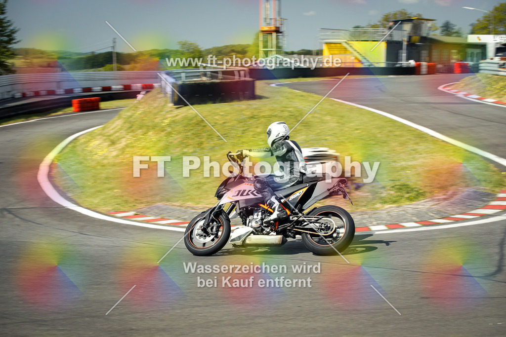 OBK_Mai_Volker_Adam-10629 | Hier findet Ihr Bilder von Touristenfahrten auf der Nürburgring Nordschleife oder von anderen Veranstaltungen die ich besucht habe. Viel Spass beim Durch Schauen 