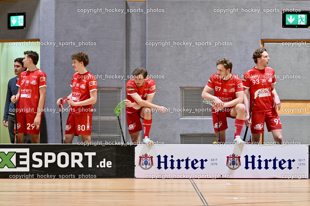 KAC Floorball vs. VSV Unihockey | Spielerbank KAC Floorball, #29 Sebastian Flaschberger KAC Floorball, #80 Lino Roth KAC Floorball, #87 Fabian Grabner KAC Floorball, #93 Marcel Gappmayer KAC Floorball, KAC Floorball vs. VSV Unihockey, KAC Floorball vs. VSV Unihockey am 21.03.2026 in Klagenfurt (Ballspielhalle Waidmannsdorf), Austria, (Photo by Bernd Stefan)