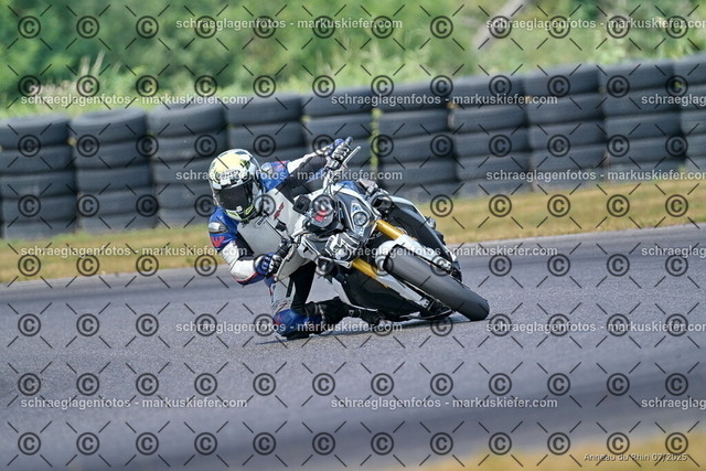 25bt04-1600 | markuskiefer.com - Realisiert mit Pictrs.com