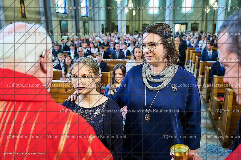 ALP2379_Pfarrfirmung Wieselburg_Sakrament der Firmung | (C)FotoLois.com, Alois Spandl, Pfarrfirmung in Wieselburg mit Firmspender Eduard Gruber (ehemaliger Generalvikar der Diözese St. Pölten), Sa 3. Juni 2023.