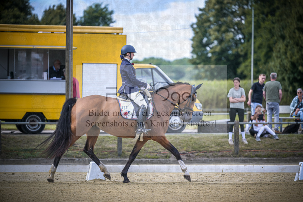 DOS_9151 | Entdecke hochwertige Reitturnierfotos von Foto Oger. Professionell, emotional und authentisch – jetzt Lieblingsmomente im Shop bestellen.Deutschlandweite Turnierfotografie. - Realisiert mit Pictrs.com