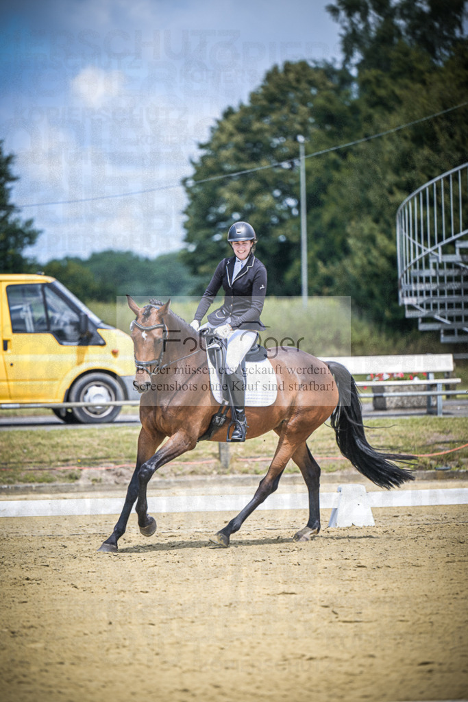 DOS_1145 | Entdecke hochwertige Reitturnierfotos von Foto Oger. Professionell, emotional und authentisch – jetzt Lieblingsmomente im Shop bestellen.Deutschlandweite Turnierfotografie. - Realisiert mit Pictrs.com