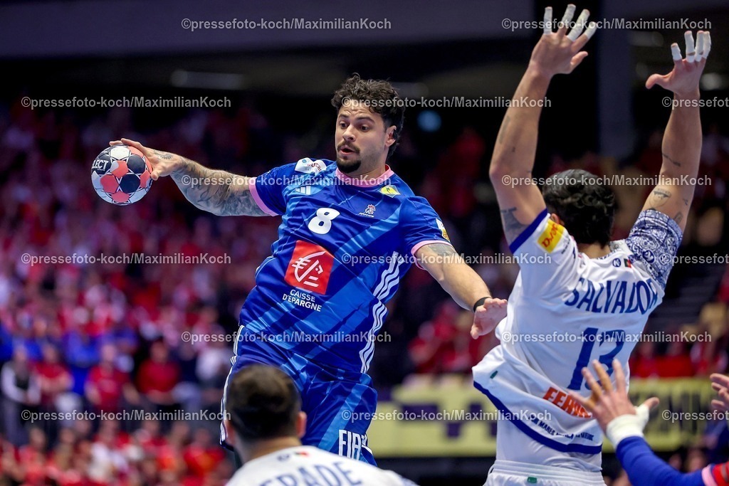 EHF24012601007 | 24.01.2026, Handball, Men's EHF EURO 2026, Frankreich - Portugal, Jyske Bank Boxen in Herning, Dänemark, Main Round:  Elohim Prandi (France #08) im Zweikampf gegen   Rocha Nogueira (Portugal #13)