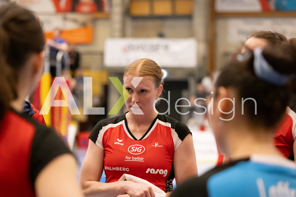 Volleyball I Frauen I Saison 2025-2026 I Volleyball NLA | Women I 1/2 Finals I  VC Kanti Schaffhausen - Sm'Aesch Pfeffingen I 07.03.2026 | 3 Sydney Cole (USA) (VC Kanti Schaffhausen) – Pass / Zuspiel - Realisiert mit Pictrs.com